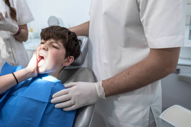 Best Emergency Tooth Extraction in Lake Summerset, IL